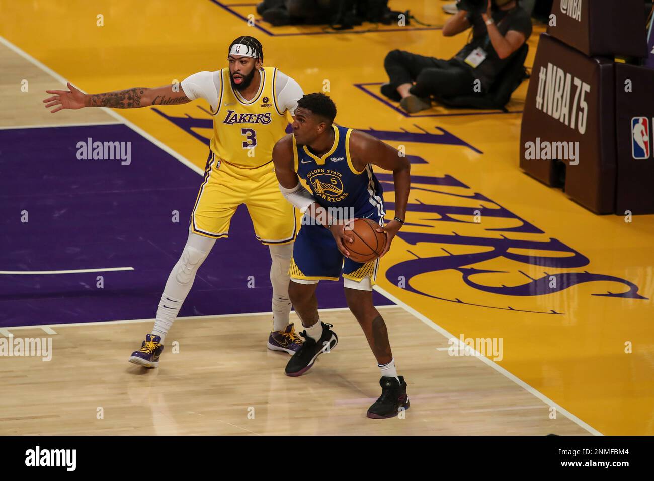 Warriors vs. Lakers: Kevon Looney has taken center stage, but Anthony Davis  is a different kind of beast 