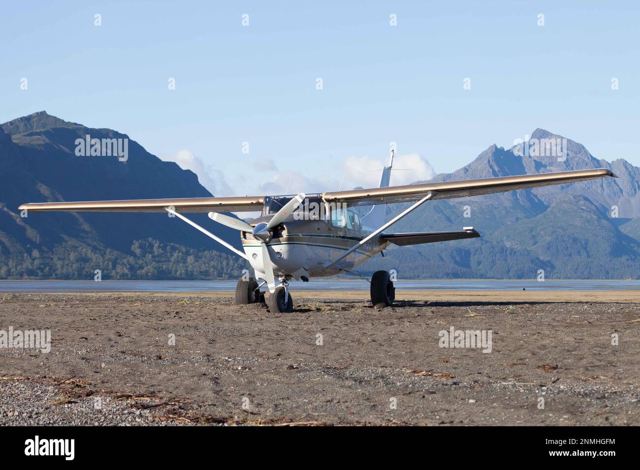 Cessna on the beach in Katmai National Park, Alaska Stock Photo - Alamy