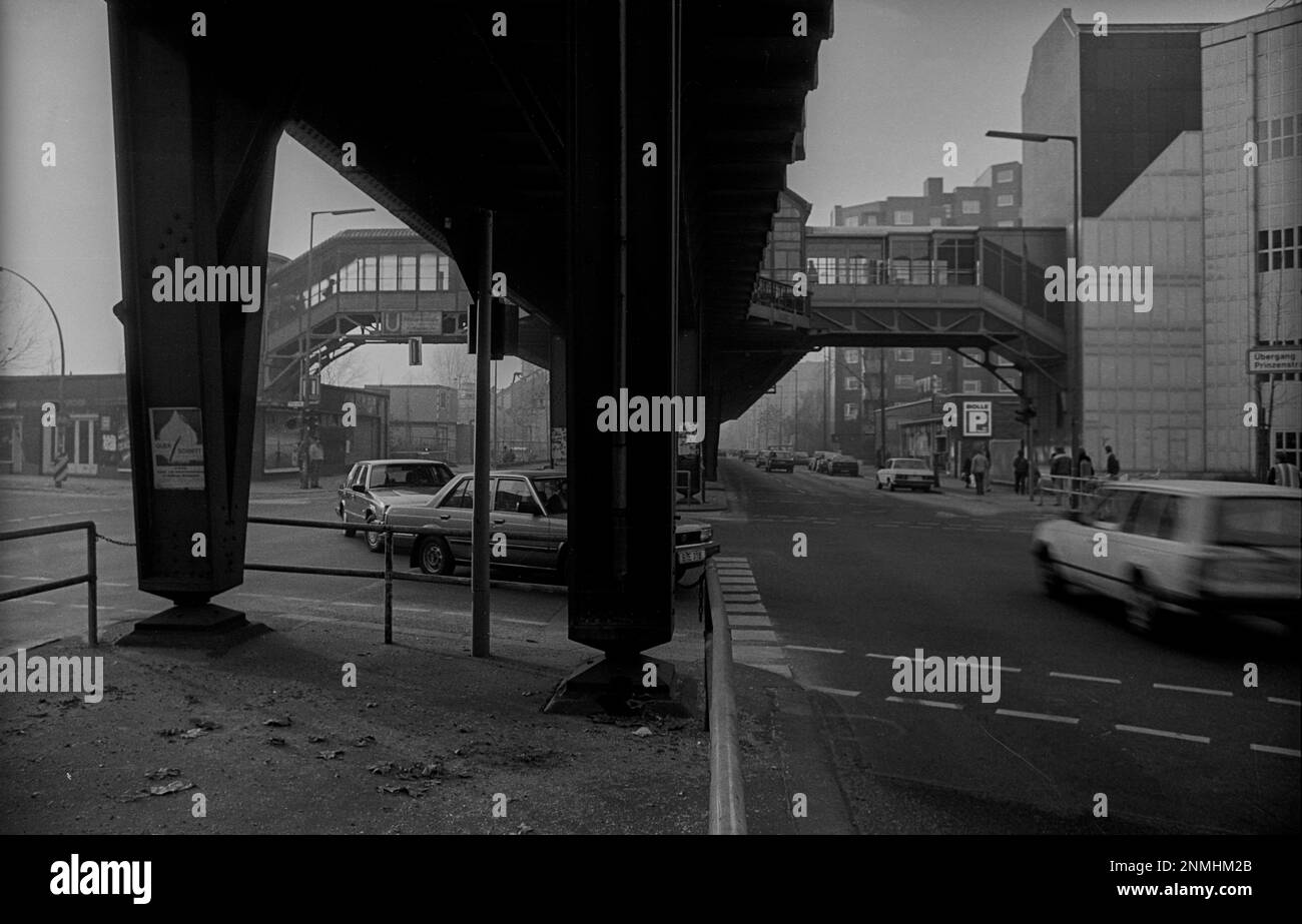 West Berlin, 20.11.1989, Prinzenstrasse underground station Stock Photo