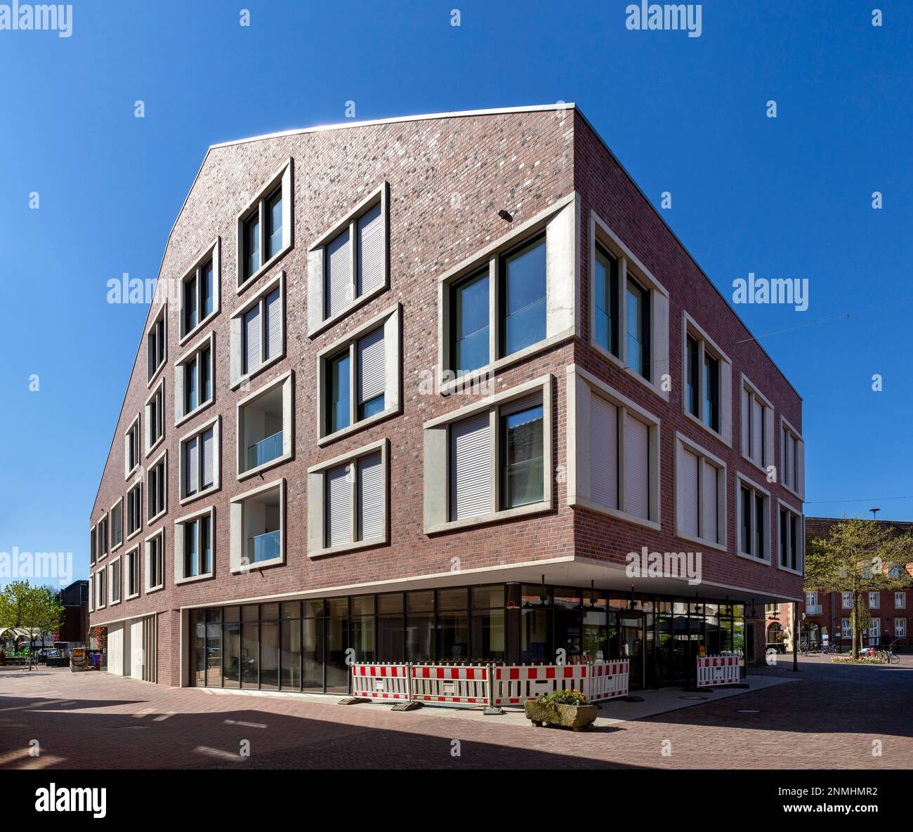 Modern residential and commercial building Ant Lummert, Vreden, Muensterland, North Rhine-Westphalia, Germany Stock Photo