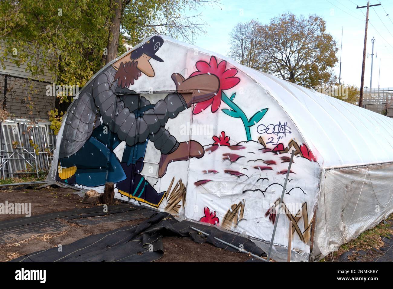 Gardening project greenhouse located - Gardening Project Greenhouse Located Next To The Midtown Greenway Trail Minneapolis Minnesota Mn Usa 2NMKKBY 