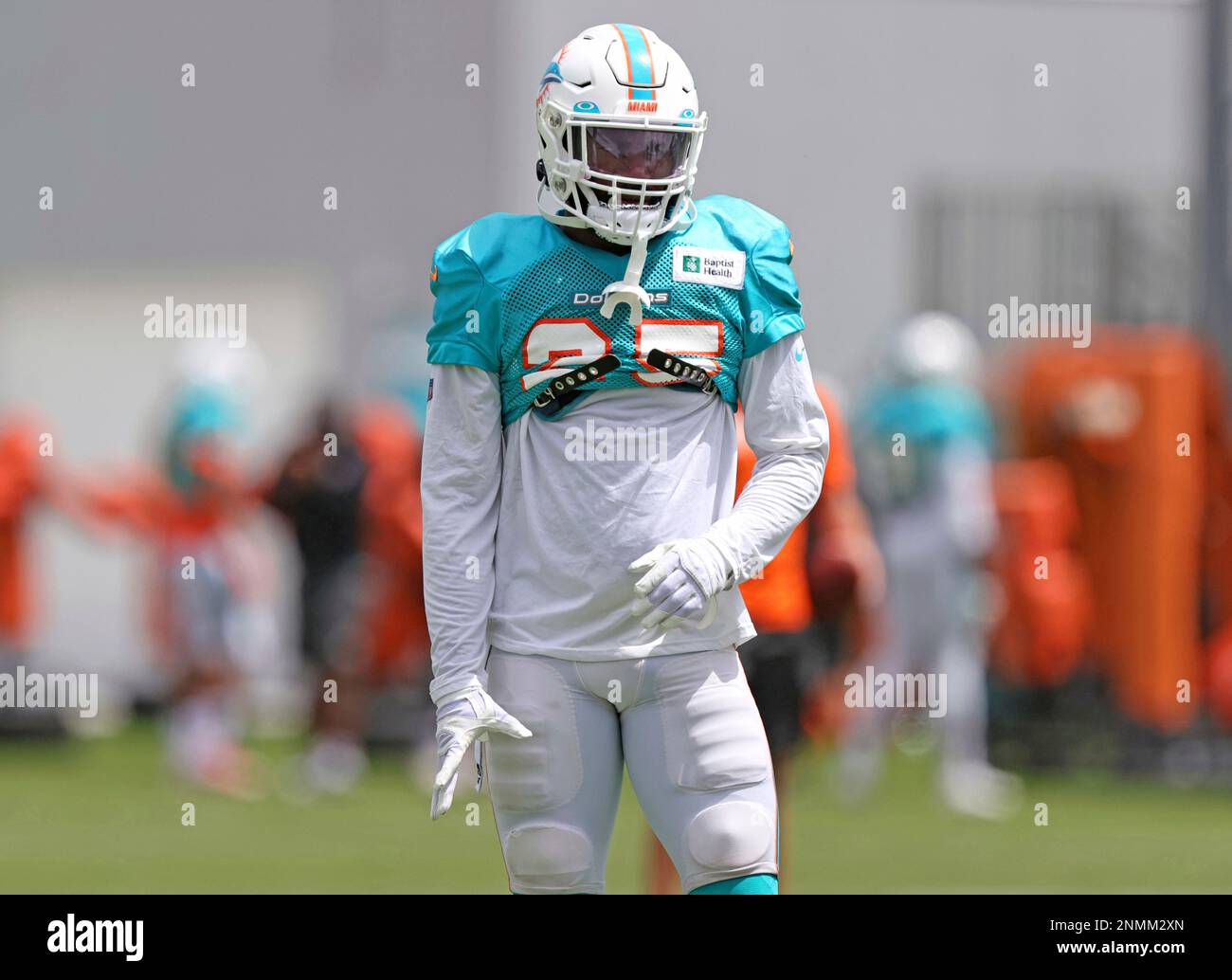 Miami Dolphins cornerback Xavien Howard (25) do drills during NFL