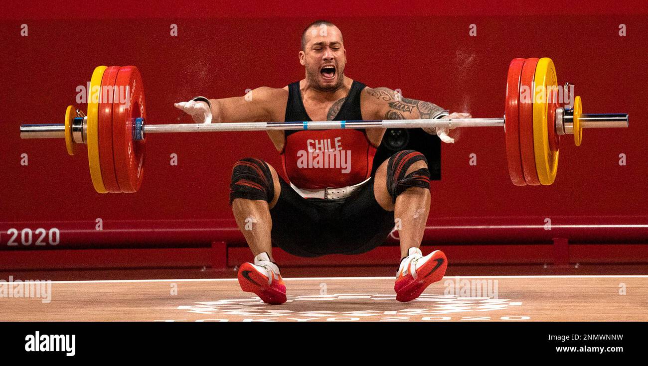 july-31-2021-tokyo-kanto-japan-chiles-arley-mendez-perez-with-a-failed-attempt-during-the-mens-weightlifting-81kg-group-a-saturday-afternoon-at-the-tokyo-international-forum-credit-image-daniel-a-andersonzuma-press-wire-cal-sport-media-via-ap-images-2NMWNNW.jpg