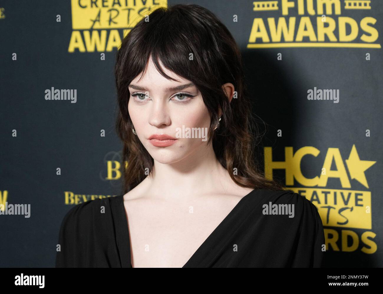 Sophie Thatcher arrives at the 2023 HCA Film Awards held at the Beverly