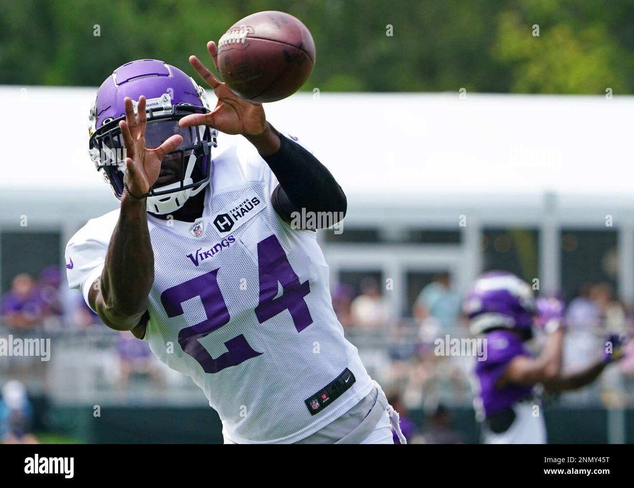 Minnesota Vikings outside linebacker Danielle Hunter (99) takes part in  drills during the NFL football team's training camp in Eagan, Minn.,  Wednesday, July 27, 2022. (AP Photo/Abbie Parr Stock Photo - Alamy