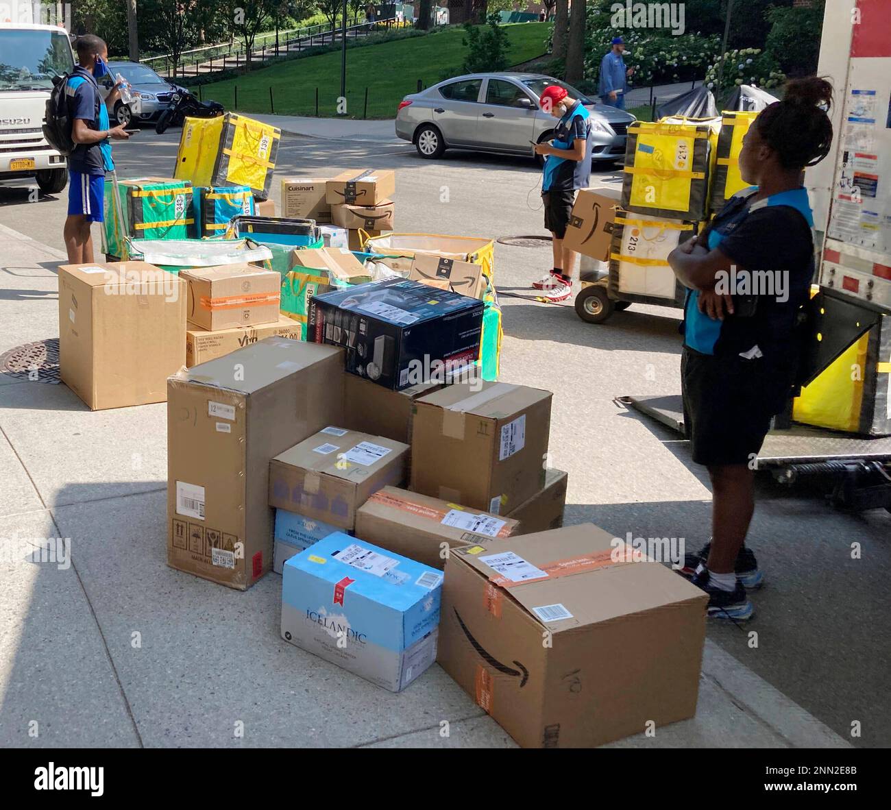 Amazon Endure Photo by: STRF/STAR MAX/IPx 2021 7/16/21 Amazon workers endure extreme ...