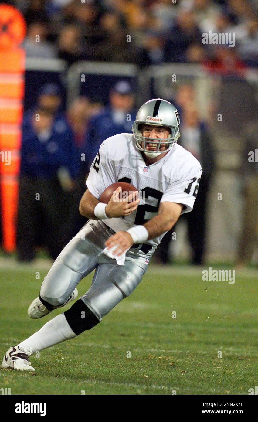 25 Nov 2001: Rich Gannon of the Oakland Raiders during the Raiders 28-10  victory over the New York Giants at Giants Stadium in East Rutherford, New  Jersey. (Icon Sportswire via AP Images