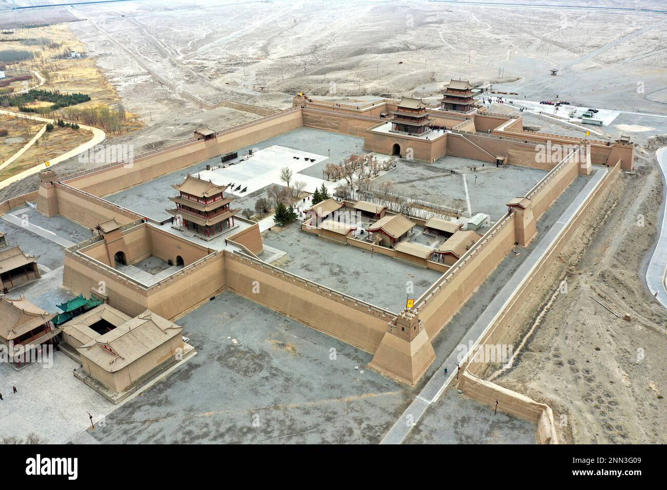 ラクダ　foithong rabkwan yaimai An aerial view of the ancient fort of Jiayu Pass, the