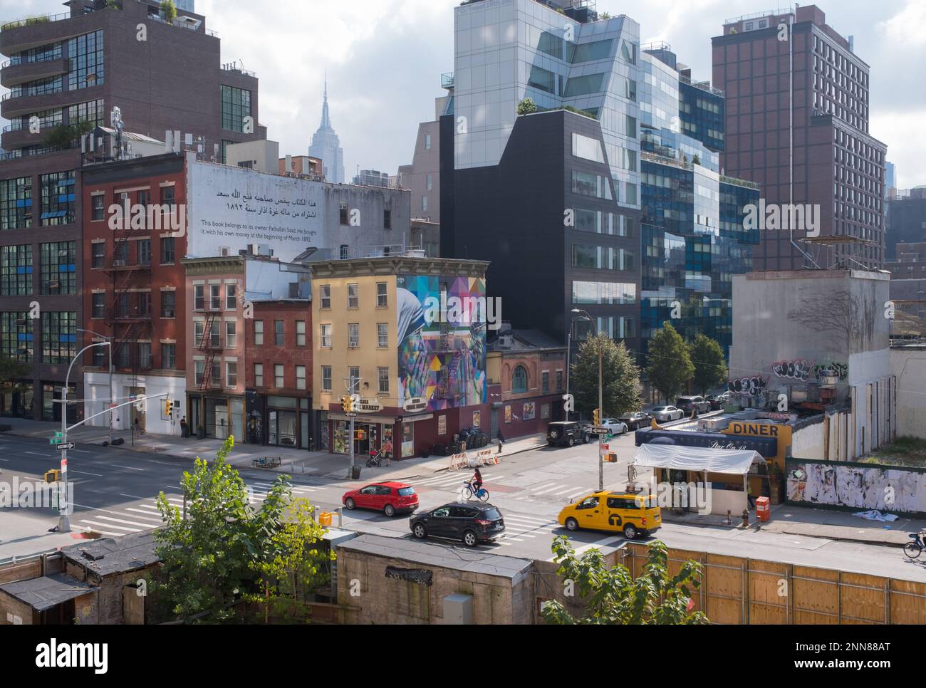Looking down from the High Line onto 10th Avenue junction with West 18th Street, Manhattan, New York Stock Photo