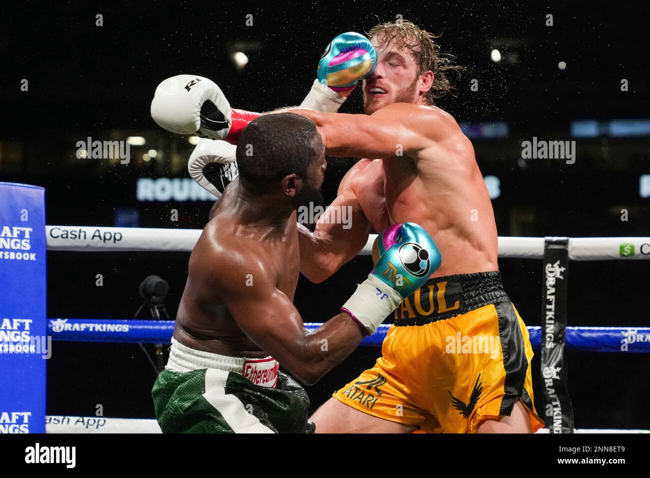 Boxer Floyd Mayweather Left Fights Influencer Logan Paul Right