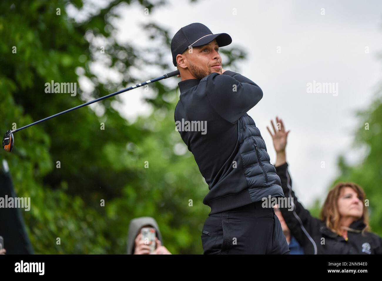 DUBLIN, OH - JUNE 02: NBA All Star Steph Curry watches his tee shot on 3  during the Memorial Tournament practice round at Muirfield Village Golf  Club on June 2, 2021 in