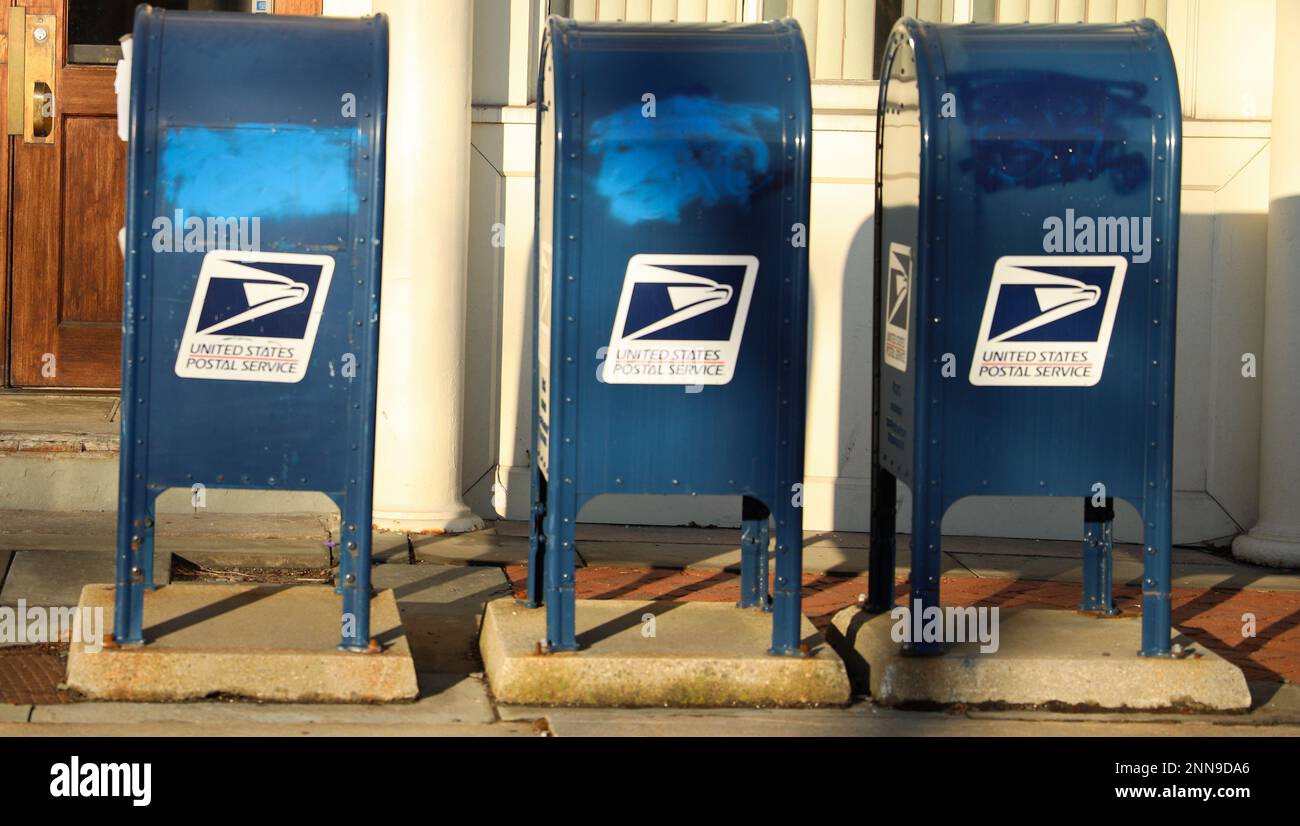Usps mail truck hires stock photography and images Alamy