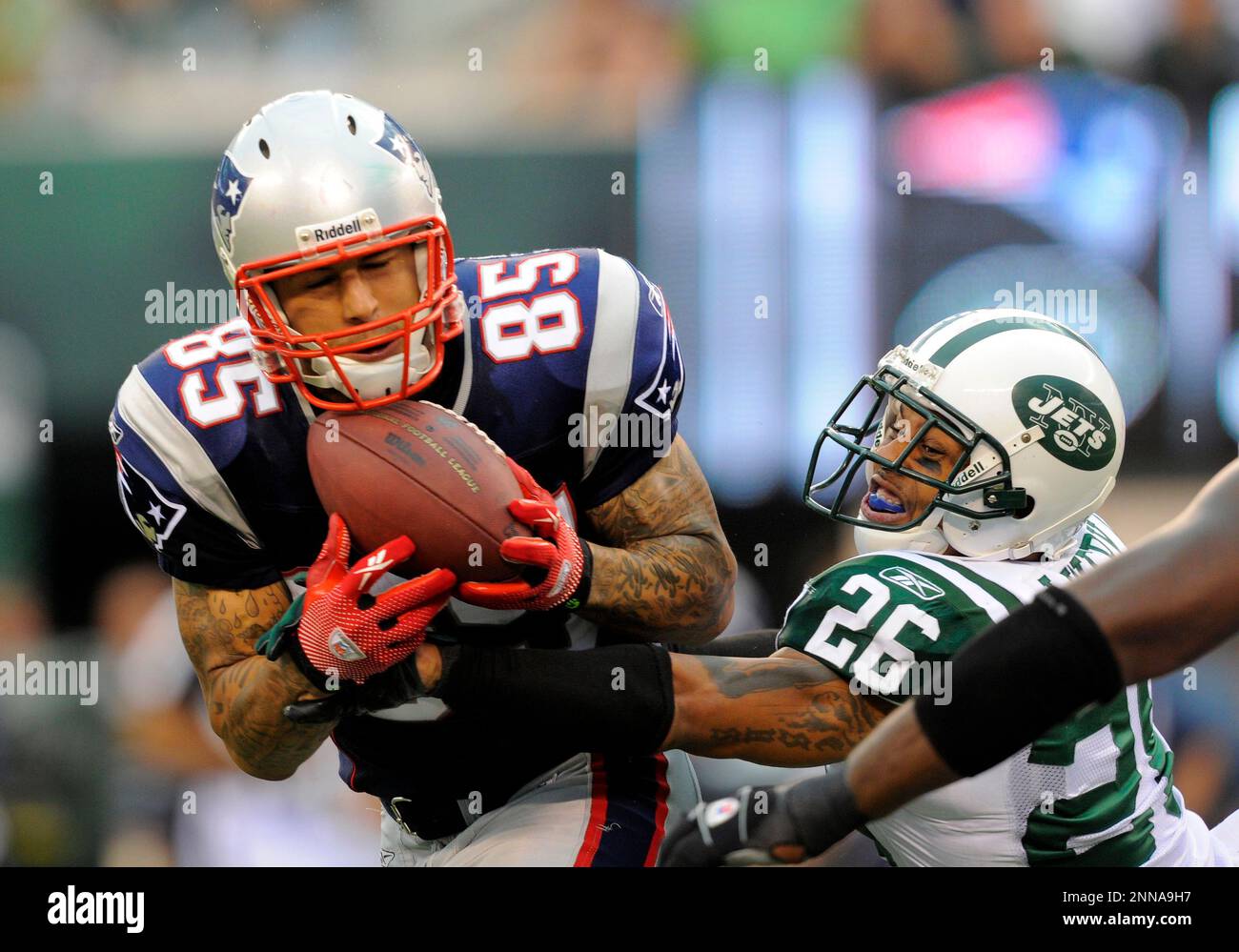 19 September 2010: New England Patriots tight end Aaron Hernandez (85)  makes a catch over the middle as New York Jets cornerback Dwight Lowery  (26) defends during the first half the New