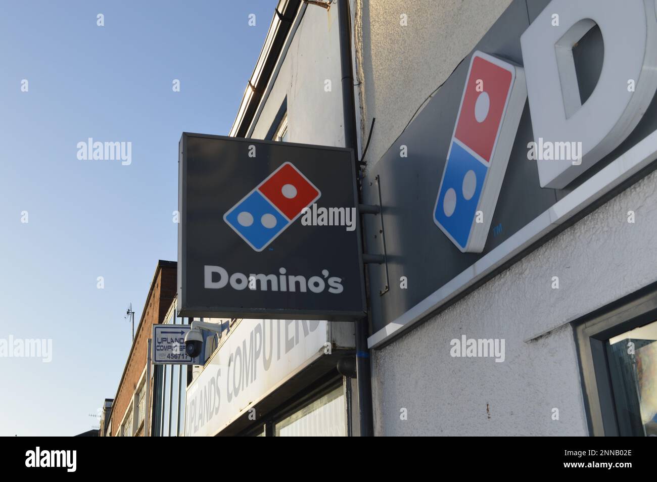 Dominos pizza signage hires stock photography and images Alamy