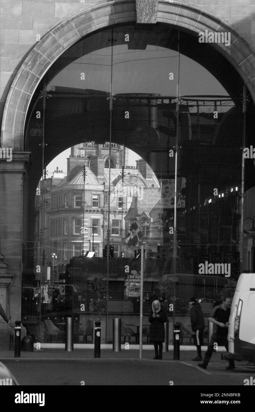 Newcastle architecture people Black and White Stock Photos & Images - Alamy