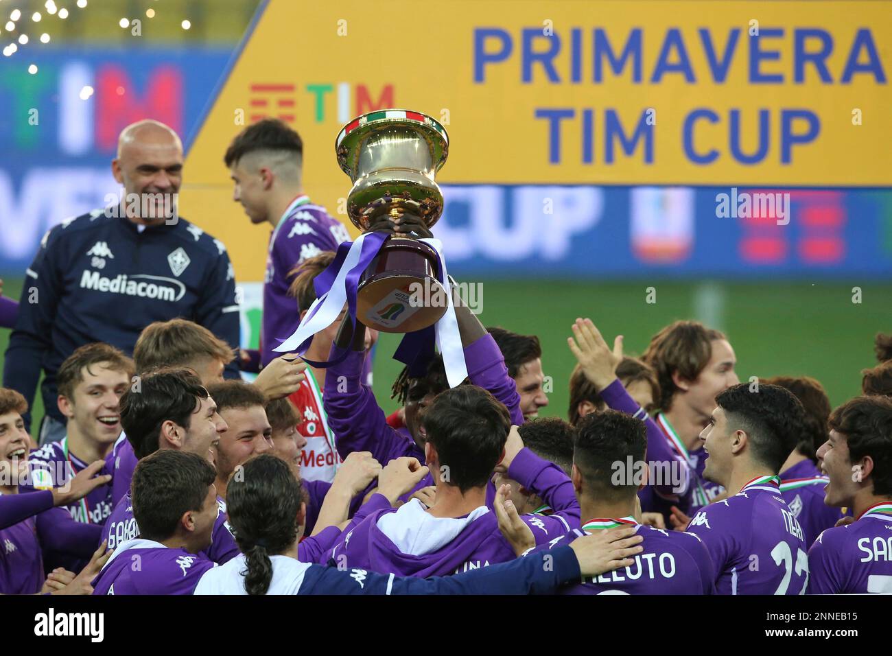 the players of Fiorentina Primavera celebrate victory of trophy News  Photo - Getty Images