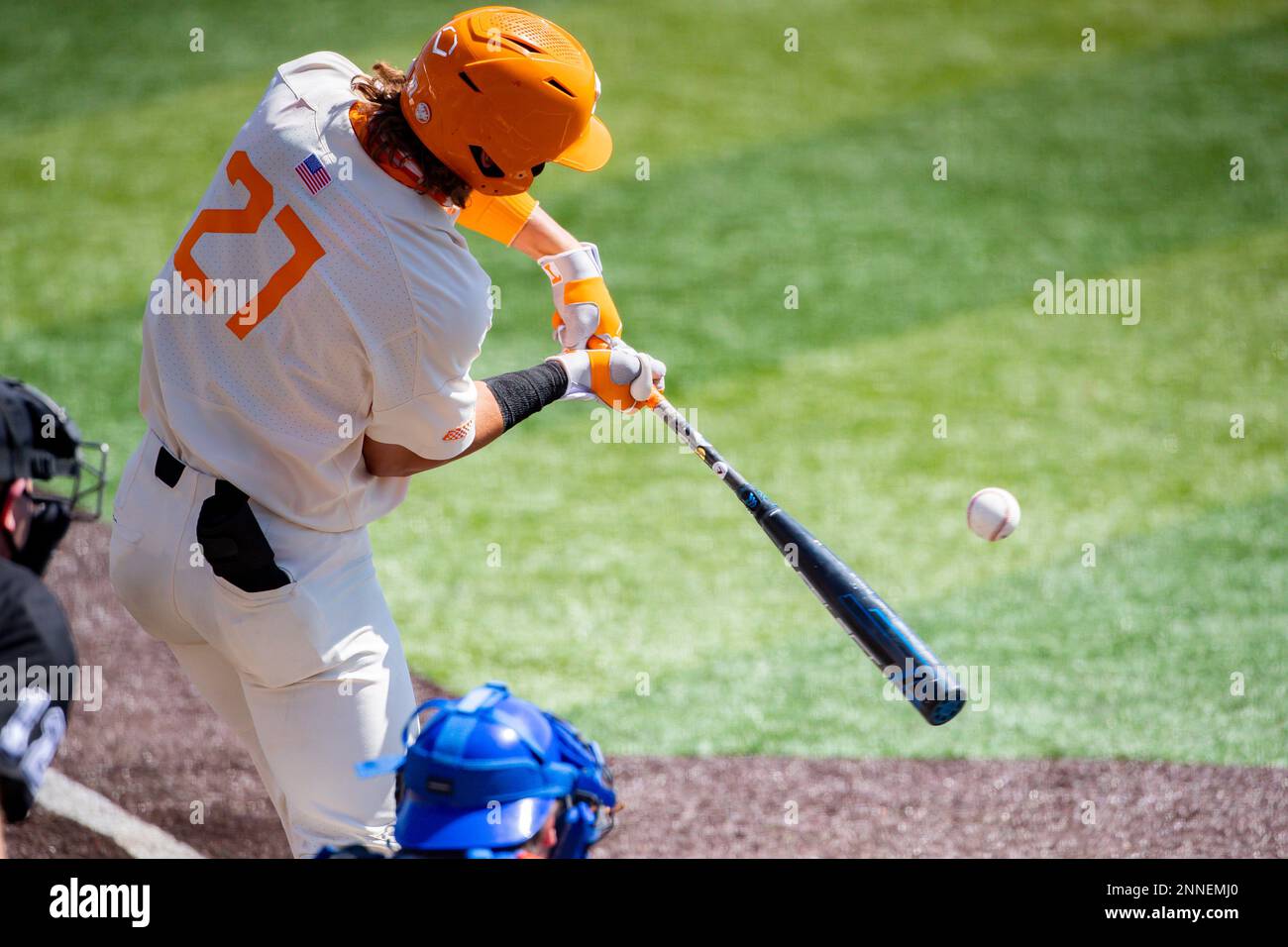 Tennessee Volunteers right fielder Jordan Beck (27) at bat against the Florida Gators on Robert