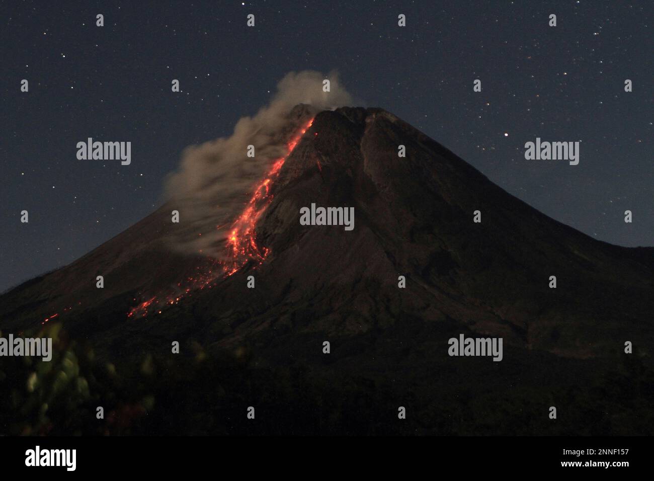 Lava flows down from the crater of Mount Merapi, Indonesia's most ...