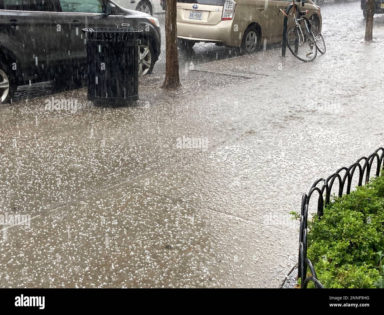 Photo by: STRF/STAR MAX/IPx 2021 4/21/21 Severe weather hits New York ...