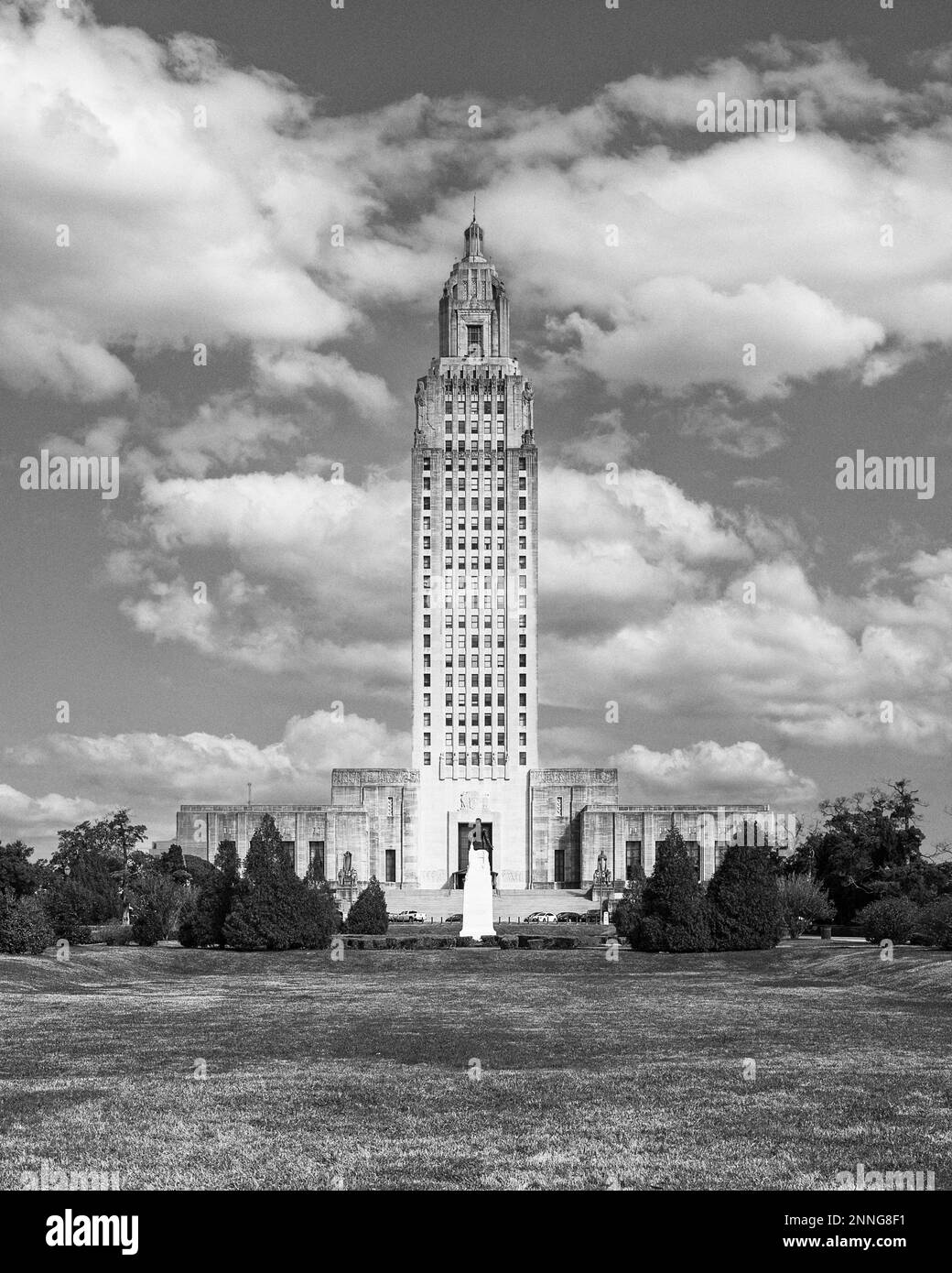 Exterior of the art deco Louisiana State Capitol building at 900 North
