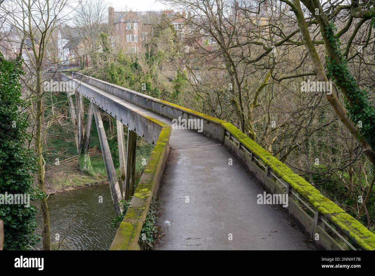 Award winning Grade I listed Kingsgate Footbridge over the River Wear in the city of Durham, UK, designed by architect Ove Arup in 1963. Stock Photo