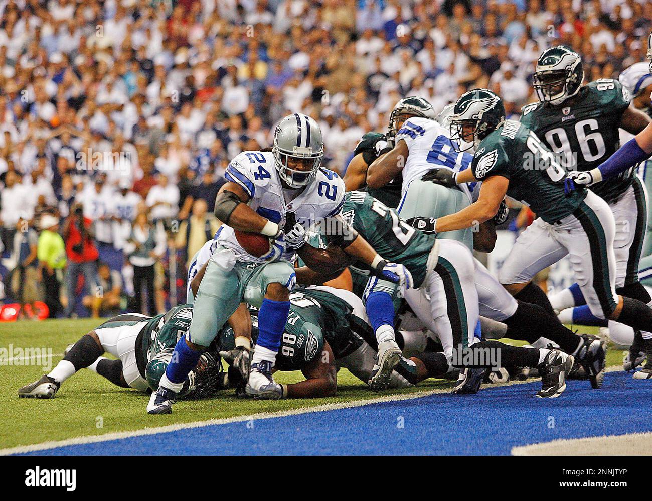 28 December 2008 - Marion Barber III (24) of the Dallas Cowboys during the  Philadelphia Eagles 44-6 win over the Cowboys at Lincoln Financial Field in  Philadelphia, Pennsylvania. (Icon Sportswire via AP Images Stock Photo -  Alamy