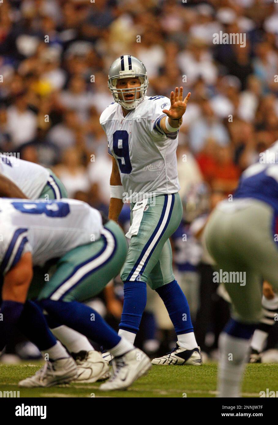 09 September 2007 - Tony Romo (9) of the Dallas Cowboys during the Cowboys  45-35 win over the New York Giants at Texas Stadium in Irving, Texas. (Icon  Sportswire via AP Images Stock Photo - Alamy