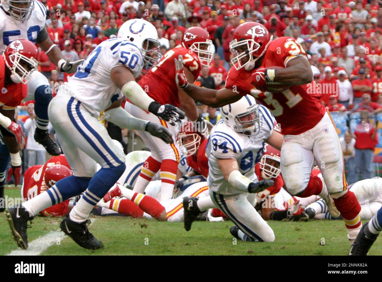 31 OCTOBER 2004: Chiefs Priest Holmes (31) in Kansas City Chiefs win 45-35  over the Indianapolis Colts at Arrowhead Stadium in Kansas City, MO. on  October 31, 2004. (Icon Sportswire via AP Images Stock Photo - Alamy