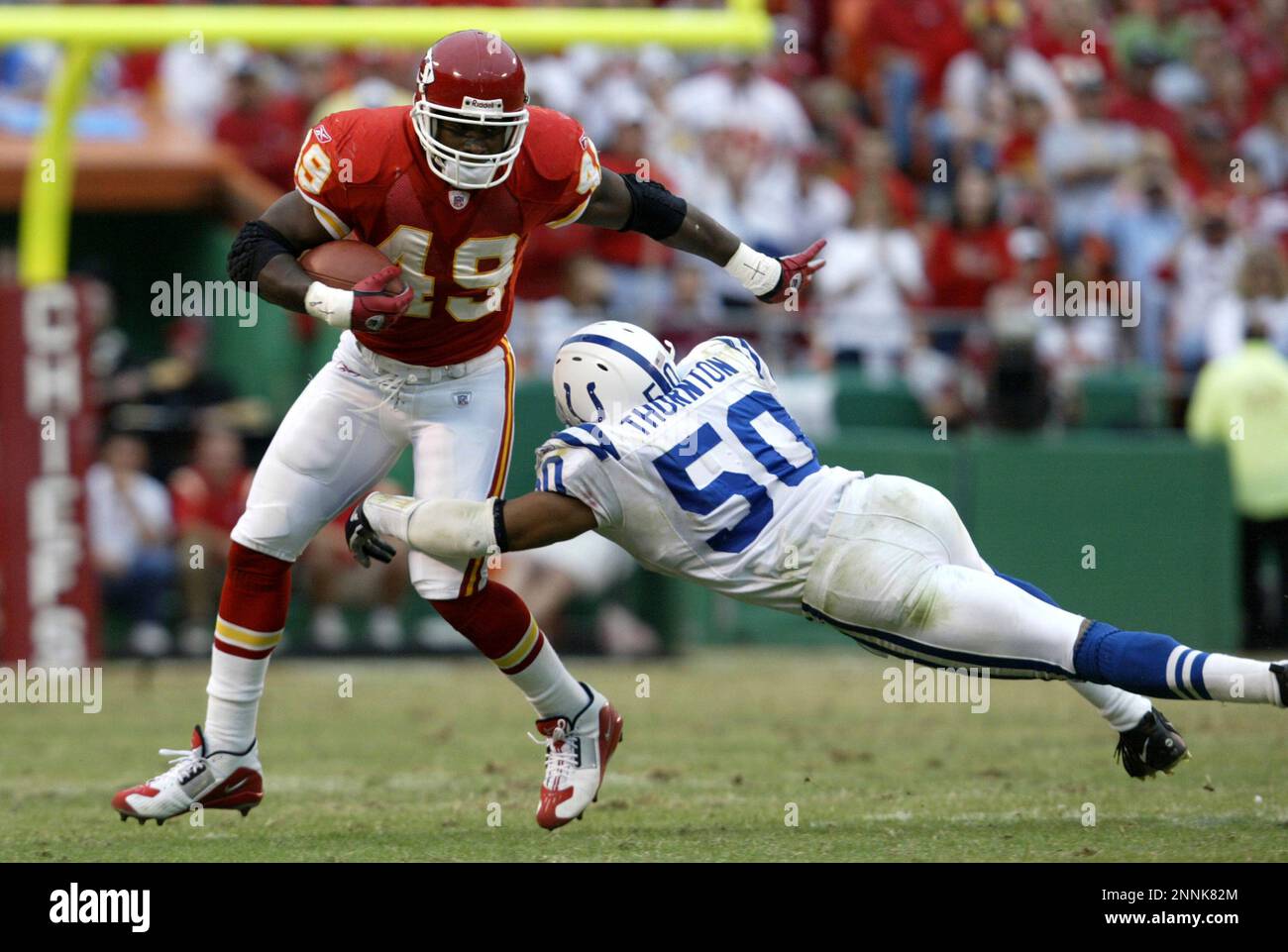 31 OCTOBER 2004: Chiefs Priest Holmes (31) in Kansas City Chiefs win 45-35  over the Indianapolis Colts at Arrowhead Stadium in Kansas City, MO. on  October 31, 2004. (Icon Sportswire via AP Images Stock Photo - Alamy