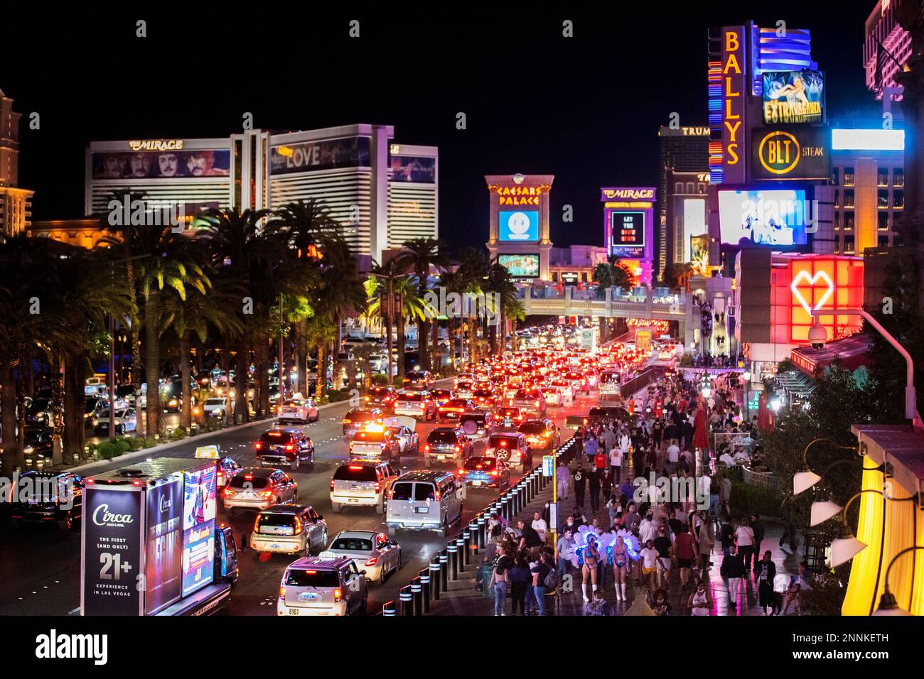 Paris Las Vegas, Hoops On The Strip