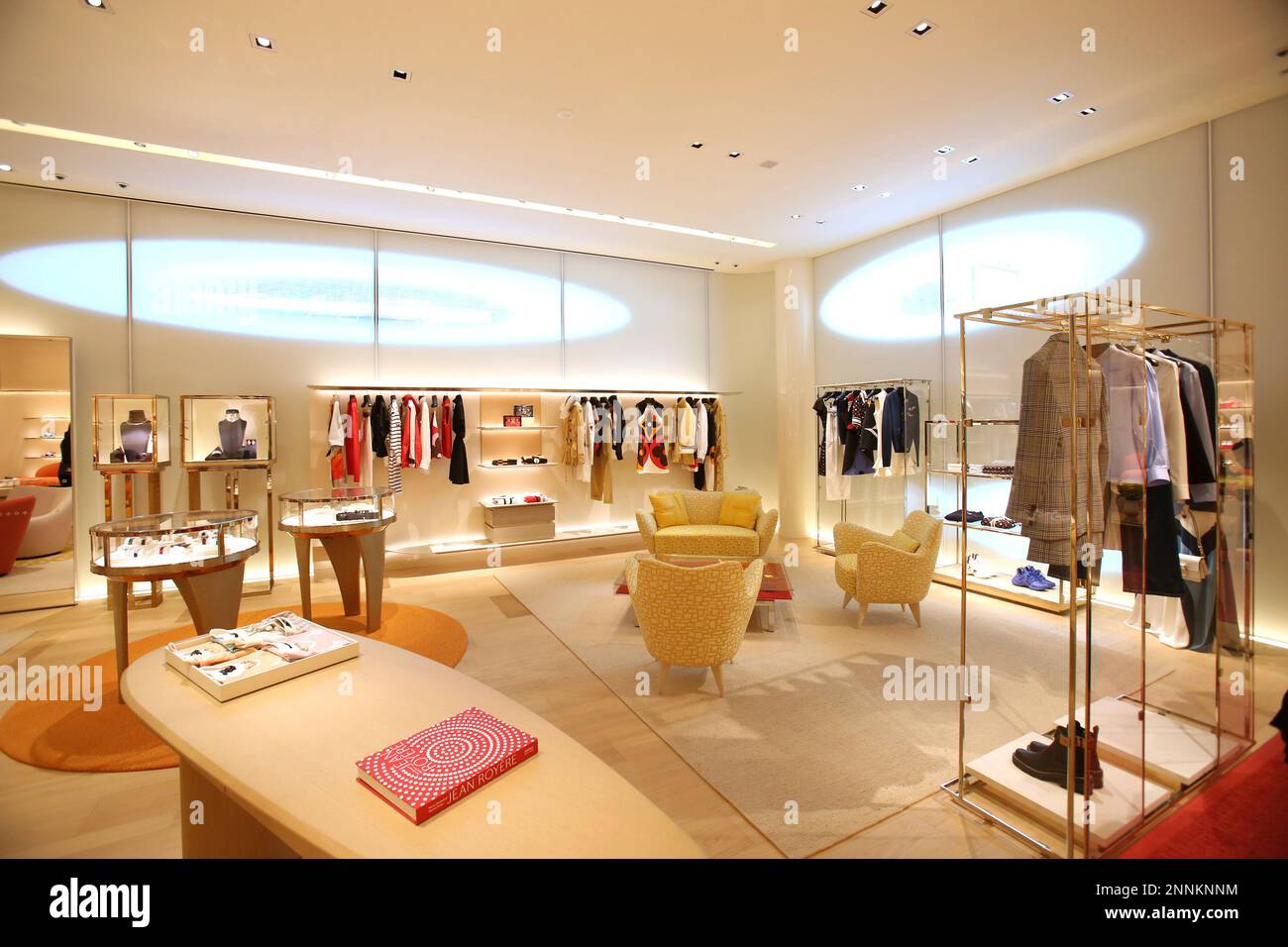 Tokyo: Louis Vuitton flagship store renewal
