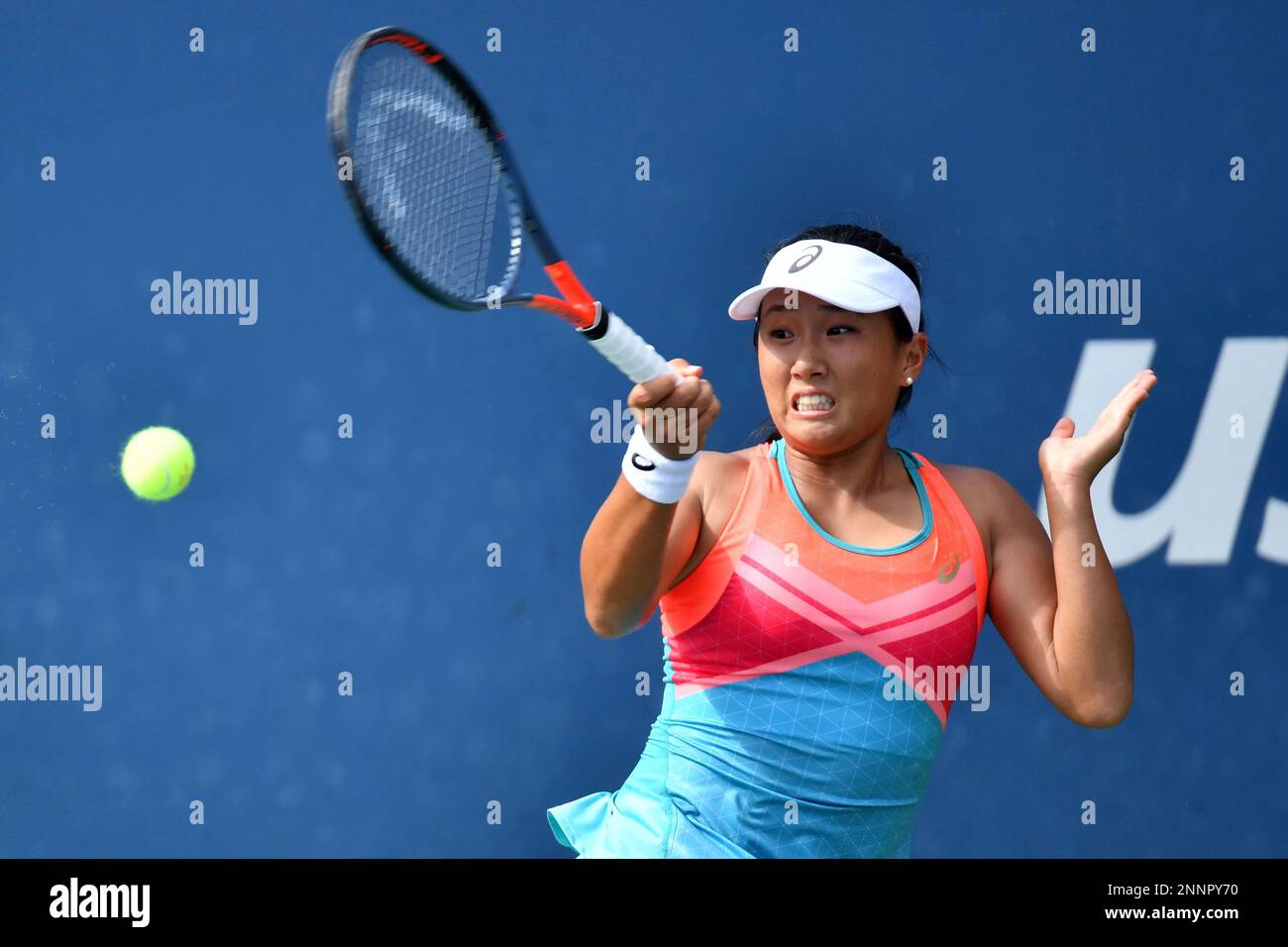 Claire Liu in action against Sara Sorribes Tormo during a