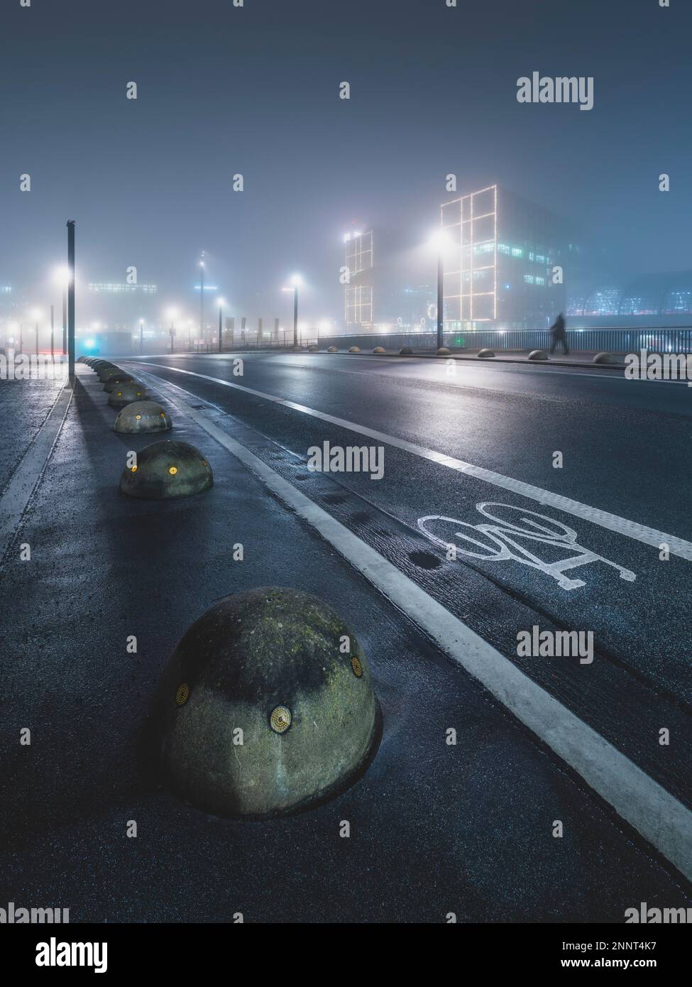 Foggy station hi-res stock photography and images - Alamy