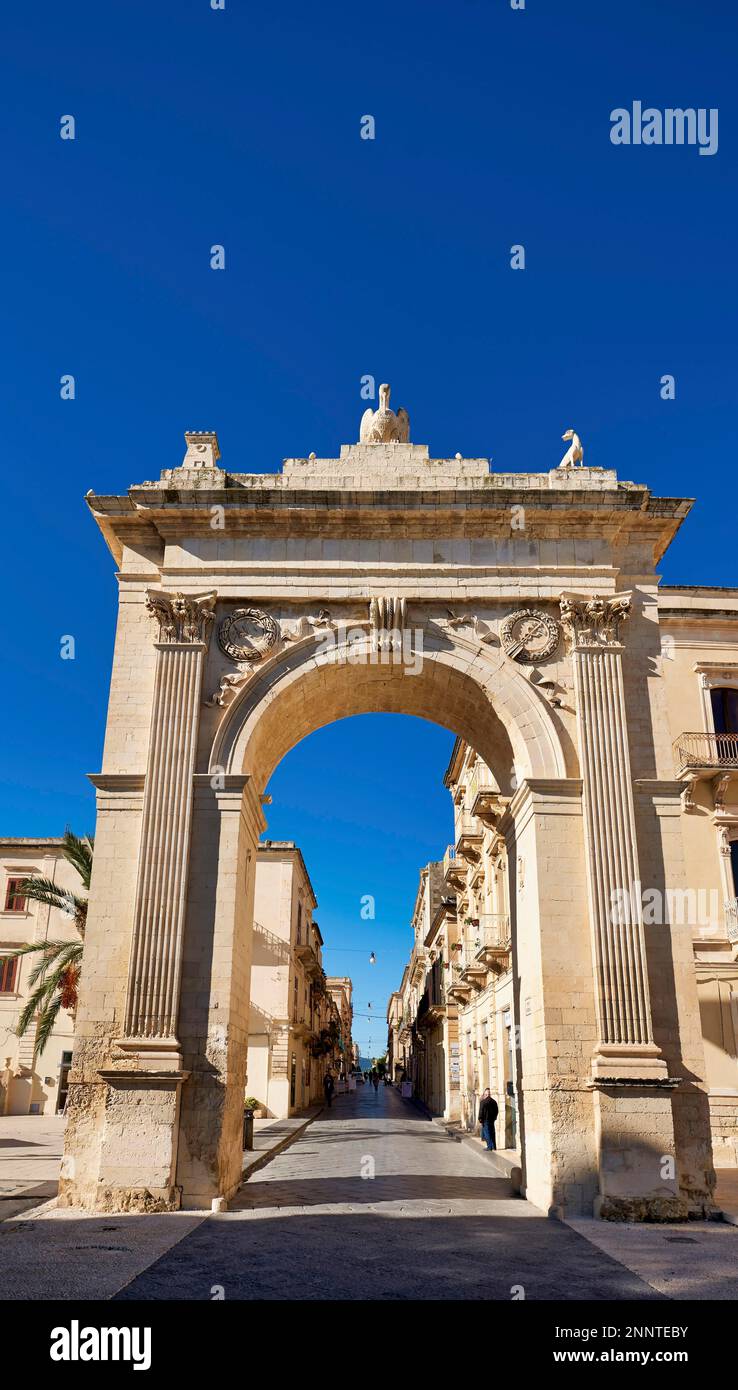 Porta Reale (Royal Gate), the entrance to the old city of Noto Sicily ...