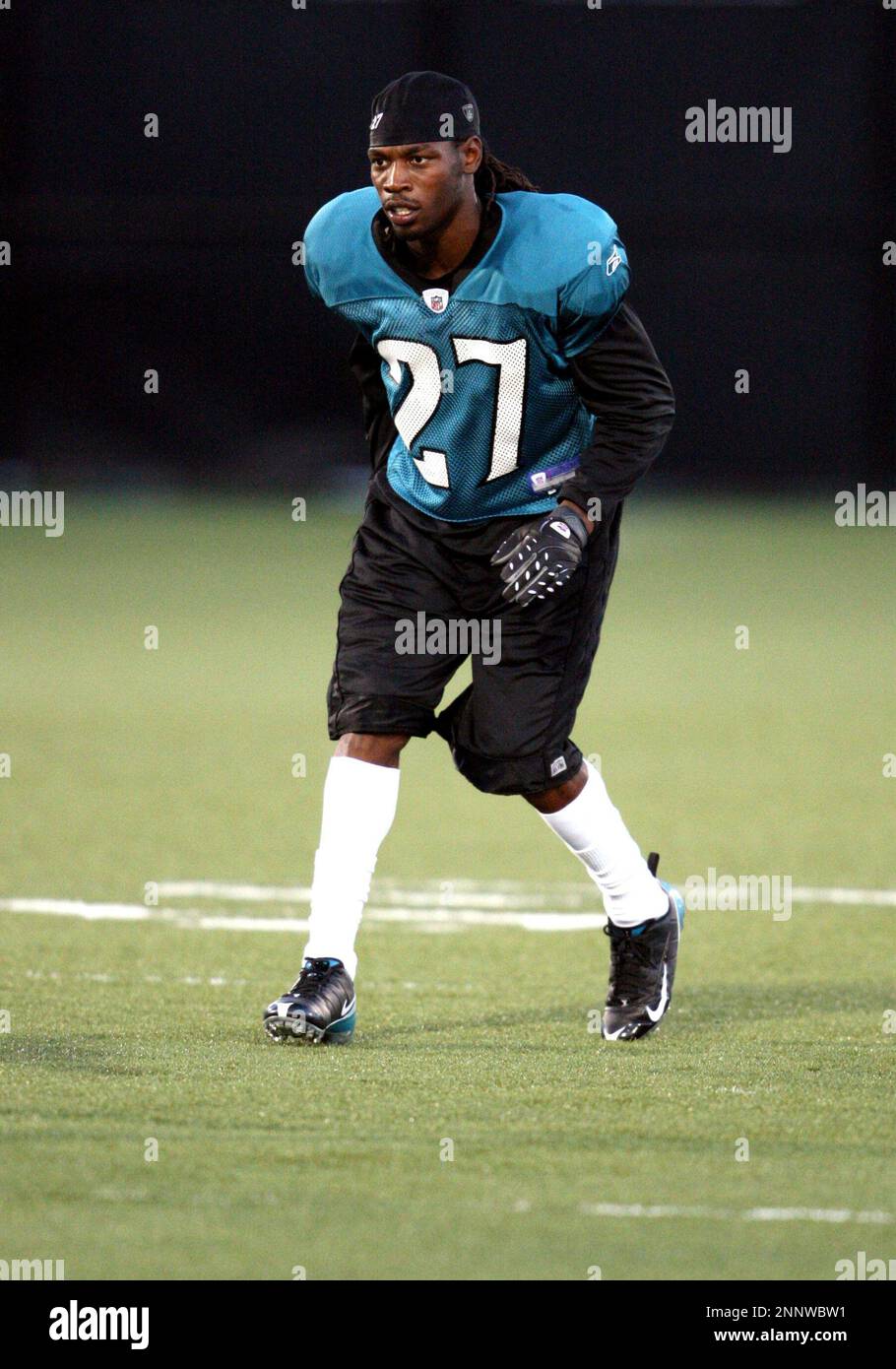 Jacksonville Jaguars defensive tackle John Henderson during an NFL football  game against the Tennessee Titans, Sunday, Oct. 4, 2009, in Jacksonville,  Fla.(AP Photo/Phil Coale Stock Photo - Alamy