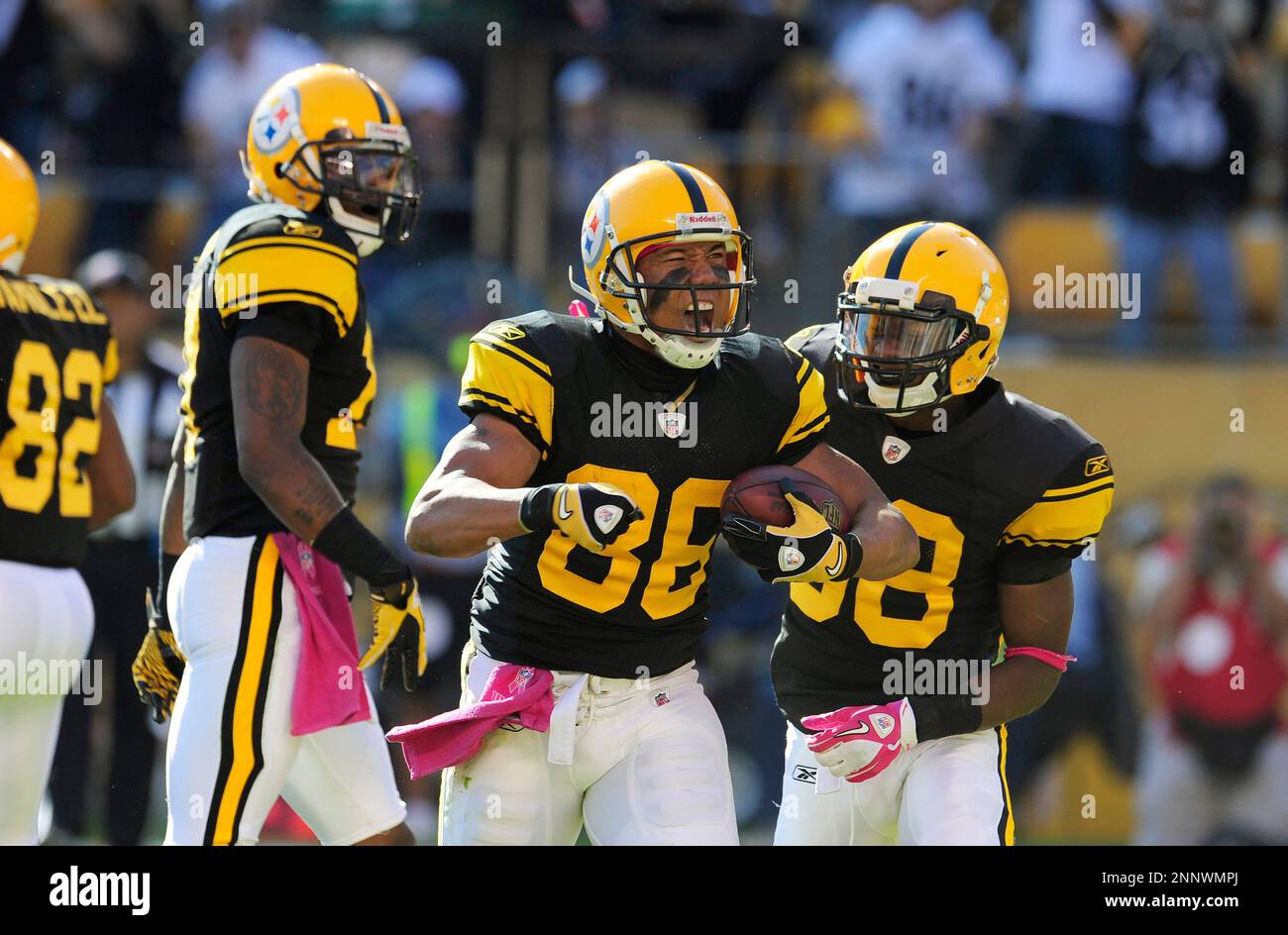 17 October 2010: Pittsburgh Steelers wide receiver Hines Ward (86) reacts  after makes a 8 yard touchdown reception during the Pittsburgh Steelers  28-10 win against the AFC North division rival the Cleveland