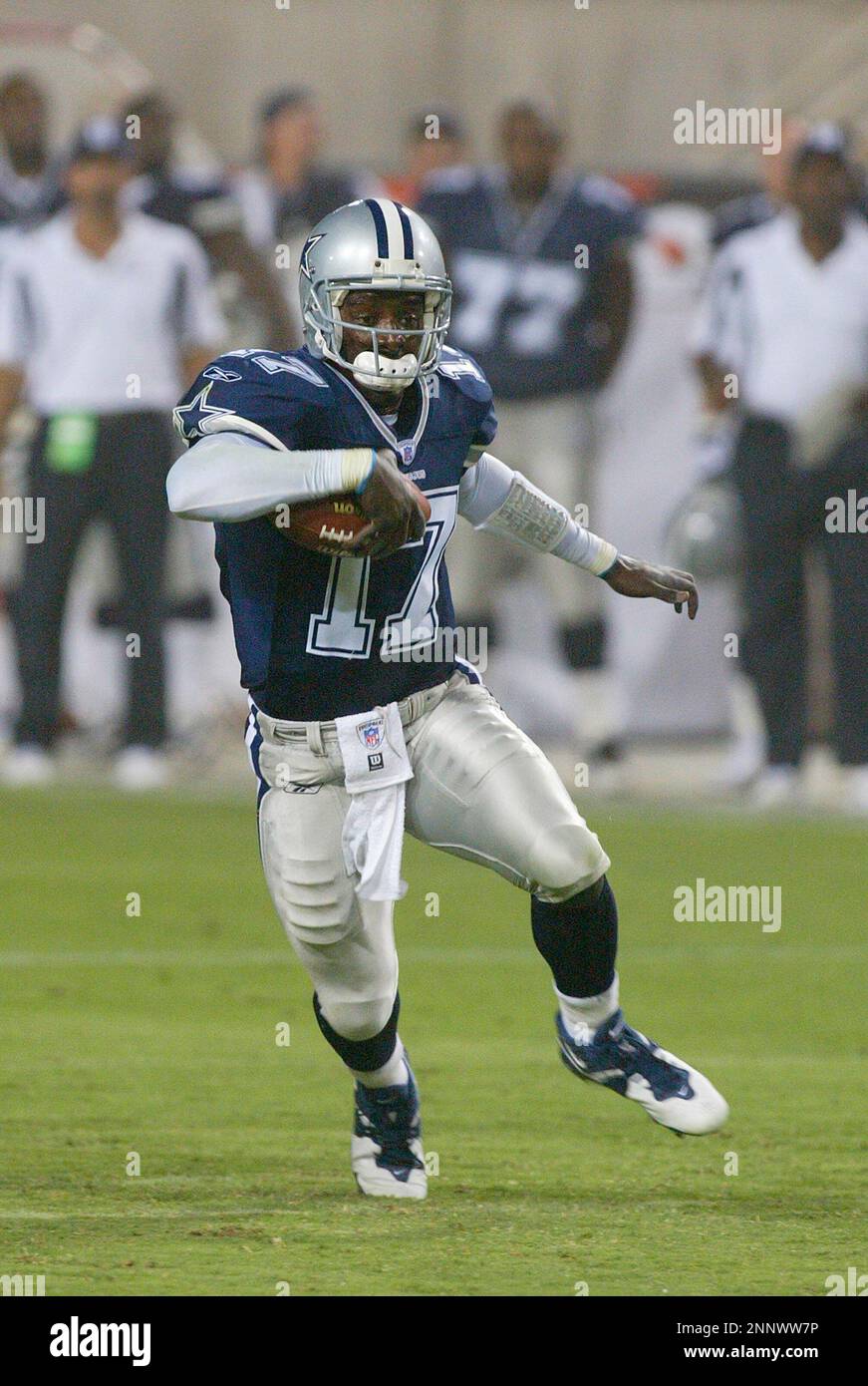 9 Aug 2003: Quincy Carter of the Dallas Cowboys during the Cowboys 13-0  preseason loss to the Arizona Cardinals at Sun Devil Stadium in Tempe, AZ.  (Icon Sportswire via AP Images Stock Photo - Alamy