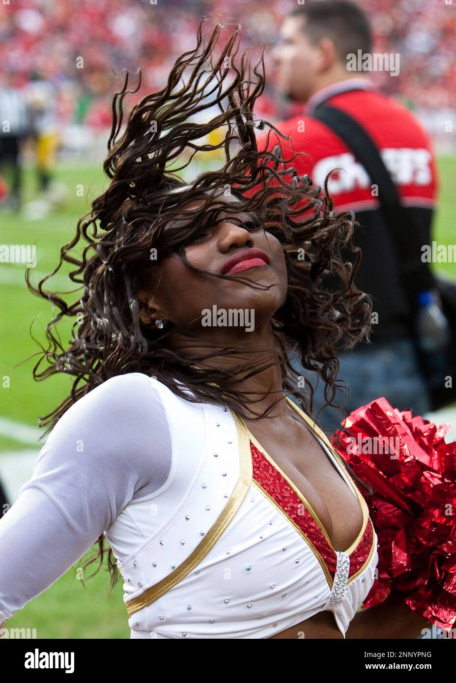 22 November 2009: A Kansas City Chiefs cheerleader entertains the crowd ...