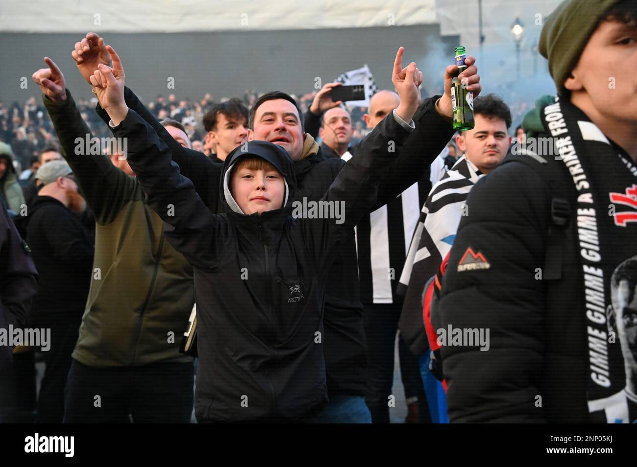 London, UK. 25th Feb 2023. Thousands of Newcastle fans storm London's Trafalgar Square and warm up ahead of the match against Manchester United. The Carabao Cup final will take place on February 26 at 4.30 pm. Credit: See Li/Picture Capital/Alamy Live News Stock Photo