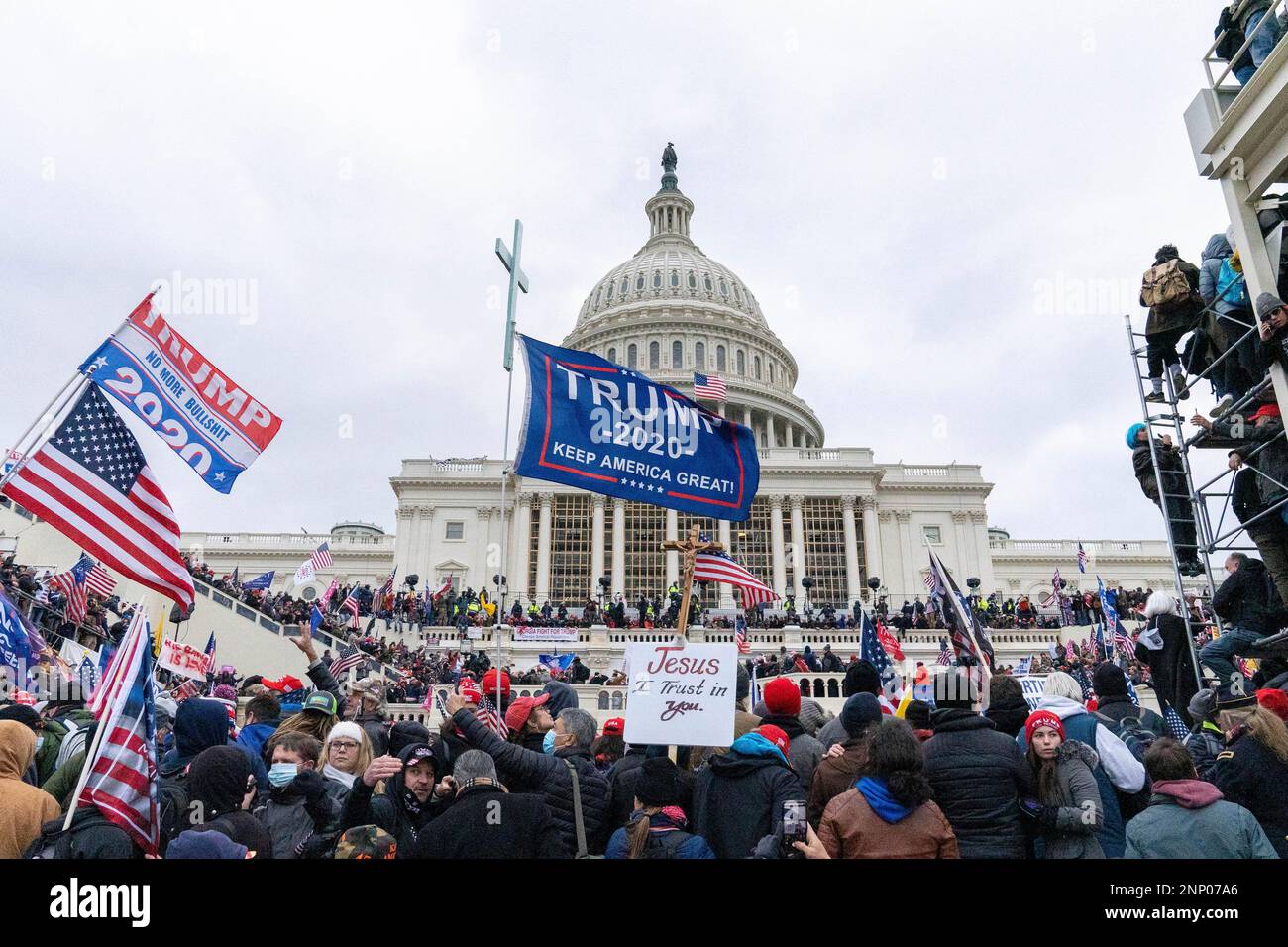 Photo by: Mihoko Owada/STAR MAX/IPx 2021 1/6/21 Pro-Trump Rally turns ...