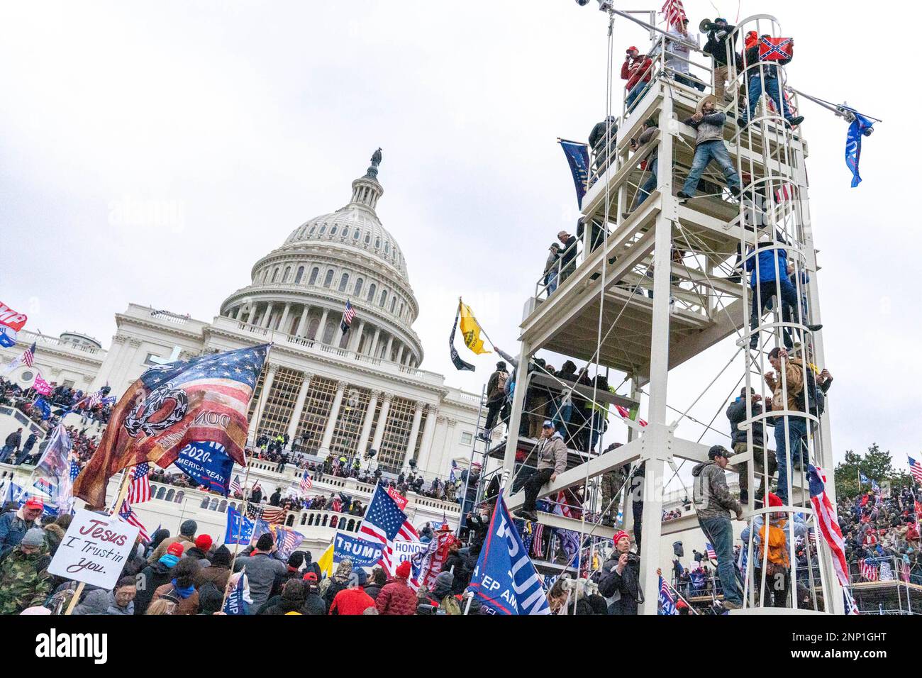 Photo by: Mihoko Owada/STAR MAX/IPx 2021 1/6/21 Pro-Trump Rally turns ...