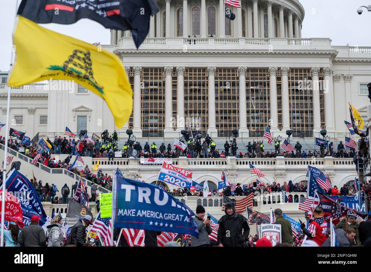 Photo by: Mihoko Owada/STAR MAX/IPx 2021 1/6/21 Pro-Trump Rally turns ...