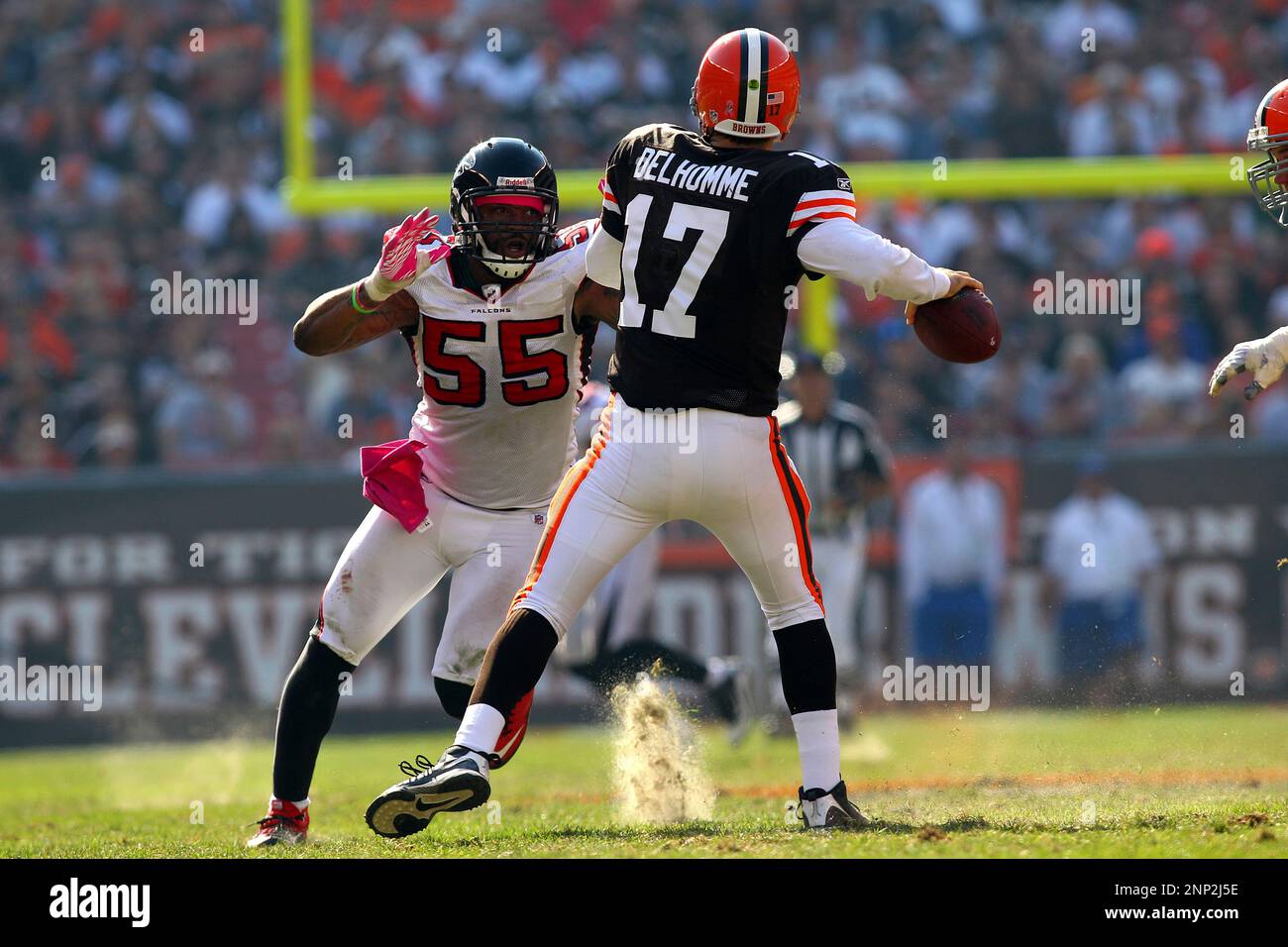 October 10, 2010: Atlanta Falcons Thomas DeCoud during the Falcons game  versus the Cleveland Browns at Cleveland Browns Stadium in Cleveland, OH.  (Icon Sportswire via AP Images Stock Photo - Alamy