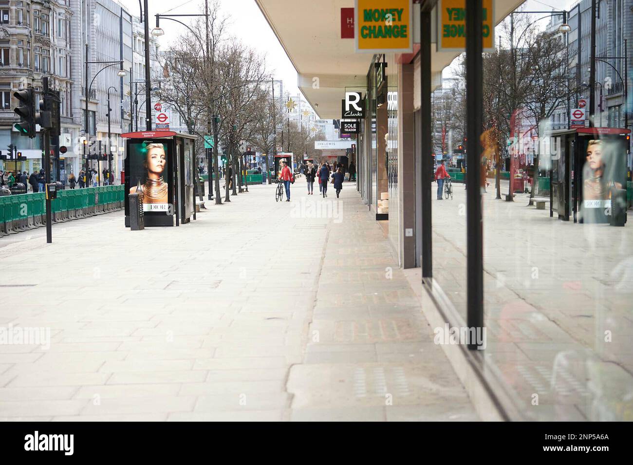 Photo by: KGC-247STAR MAXIPx 2020 102020 London shuts down due to a new  strain of the coronavirus Stock Photo - Alamy