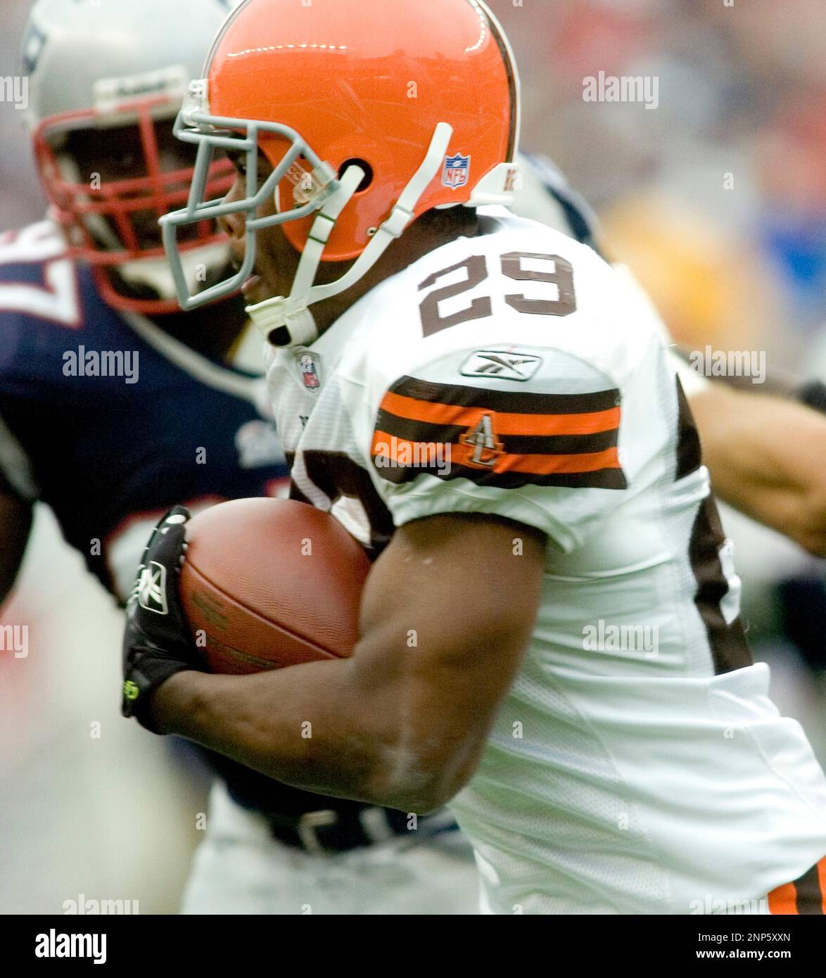 07 October 2007: Browns Running Back Jason Wright (29) on the run in the second quarter of the New England Patriots defeat of the Cleveland Browns 34 to 17 at Gillette Stadium in Foxboro, MA. (Icon Sportswire via AP Images) Stock Photo