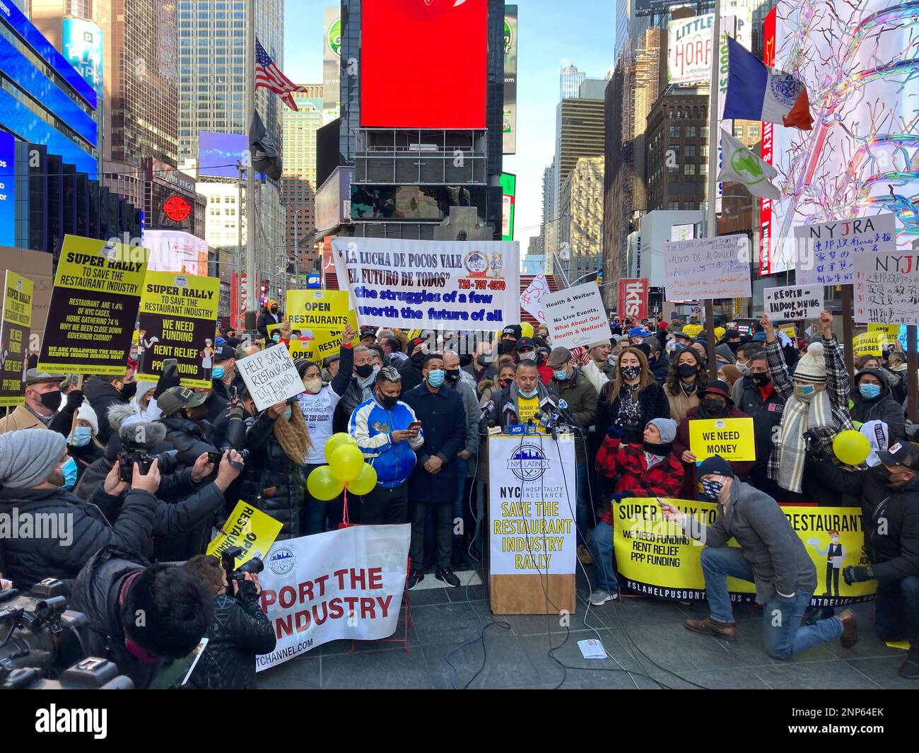 Photo by STRF/STAR MAX/IPx 2020 12/15/20 Rally to save Restaurants