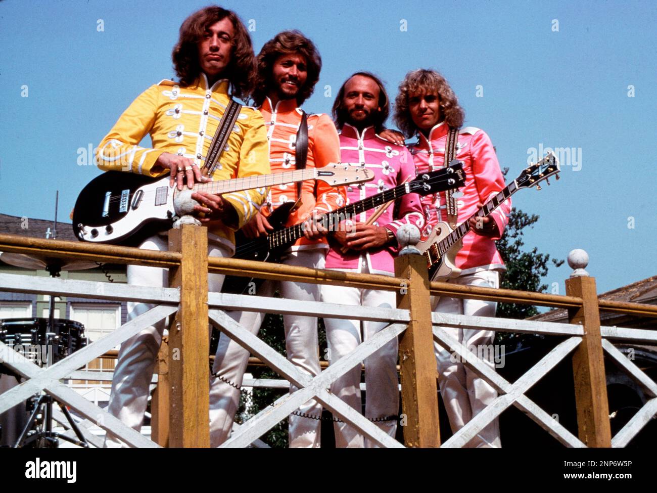PETER FRAMPTON, ROBIN GIBB, MAURICE GIBB and BARRY GIBB in SGT. PEPPER'S LONELY HEARTS CLUB BAND (1978), directed by MICHAEL SCHULTZ. Credit: PARAMOUNT PICTURES / Album Stock Photo