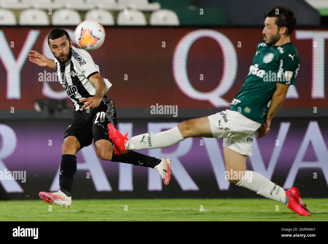 Ivan Piris of Paraguay's Libertad heads the ball during a Copa Libertadores  Group G soccer match against Brazil's Athletico Paranaense at Defensores  del Chaco stadium in Asuncion, Paraguay, Thursday, May 4, 2023. (