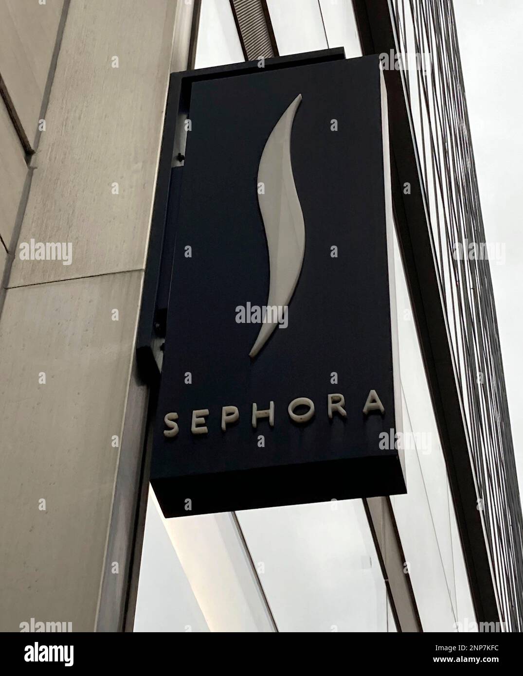 Kohl's to open 850 Sephora beauty shops in its stores by 2023
