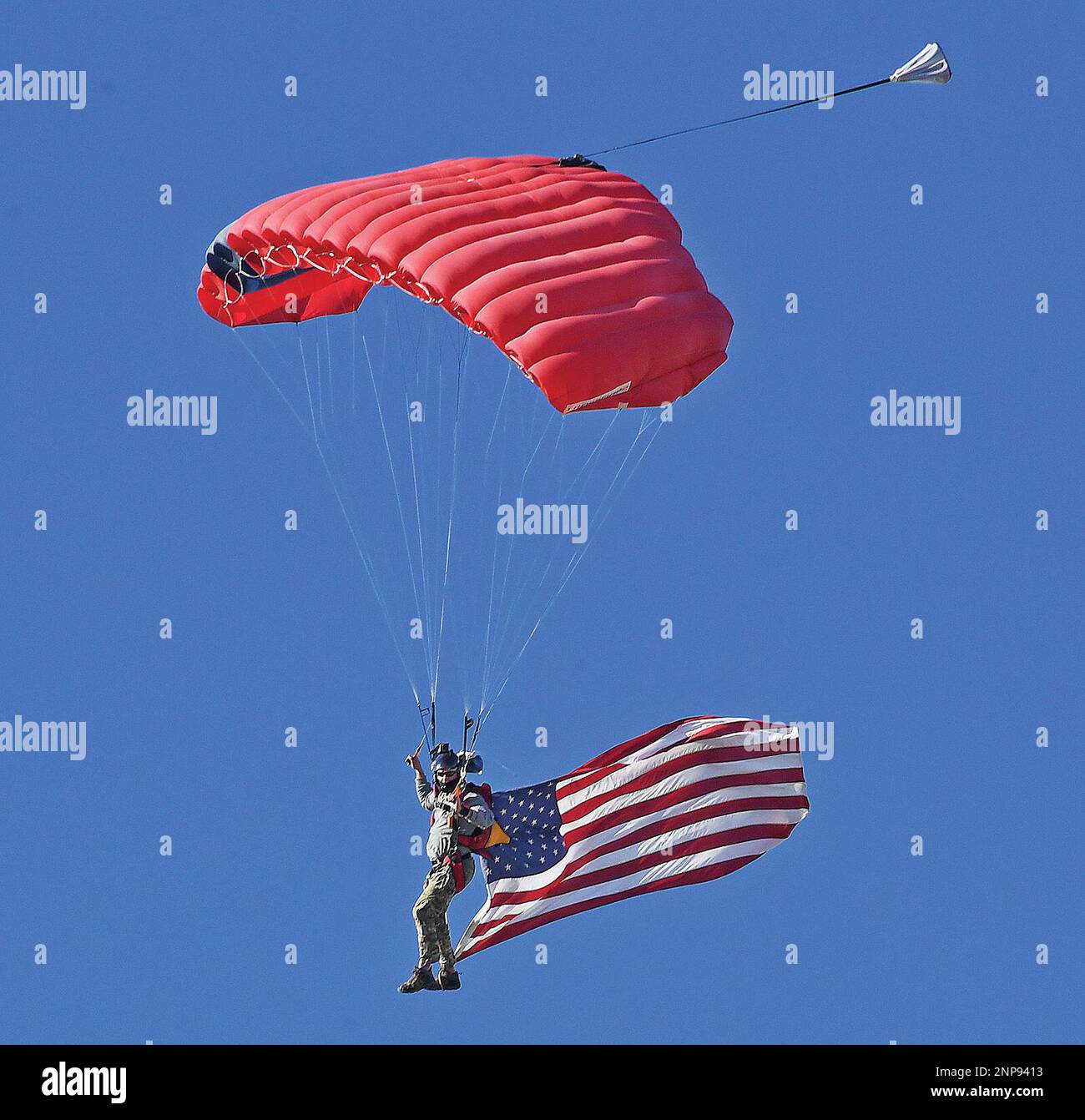 U.S. Army Master Sgt. Jeremiah Henderson, with the Military Freefall ...